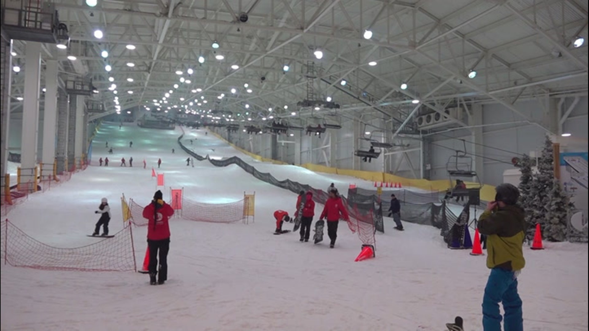 New indoor ski slope acts as alternative during low snowfall | wtol.com