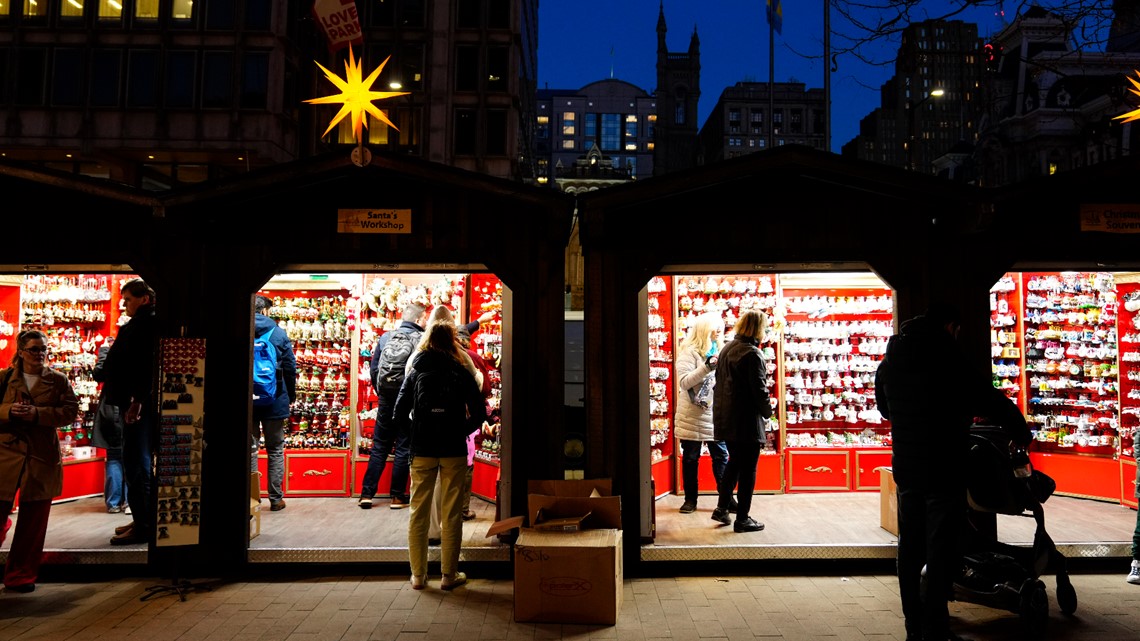 Holiday spending rose 3.1% despite inflation, financial anxiety Holiday spending rose 3.1% despite inflation, financial anxiety