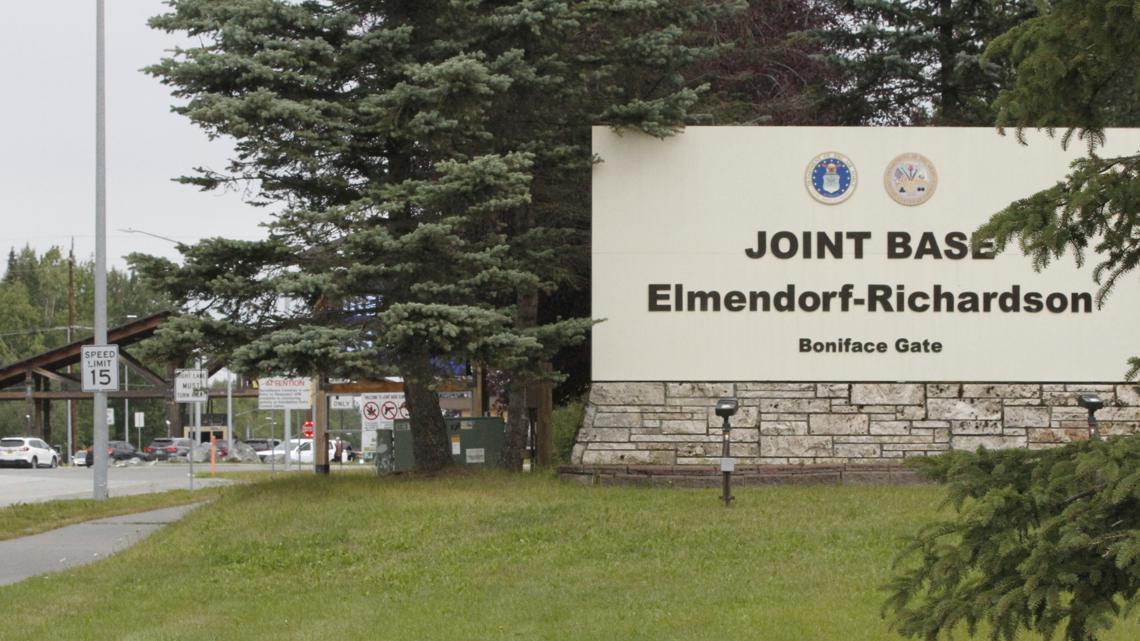 Bear attacks two Army soldiers during training exercise in Alaska