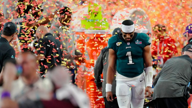 Questionable penalty call deflates final minutes of Super Bowl game