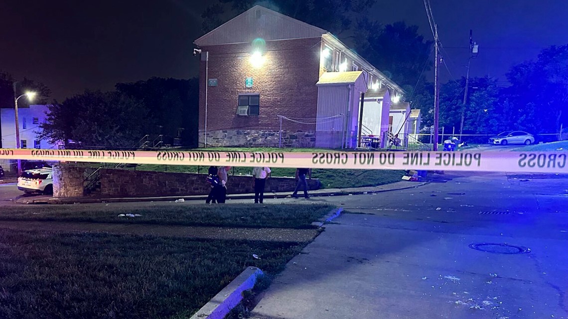 Baltimore mass shooting: 2 dead, 28 hurt at Brooklyn Homes party Baltimore mass shooting: 2 dead, 28 hurt at Brooklyn Homes party