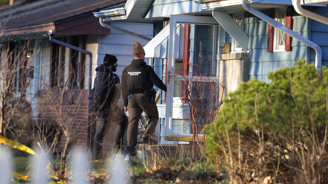 4 people killed and 7 wounded in stabbings in Rockford, Ill. 4 people killed and 7 wounded in stabbings in Rockford, Ill.