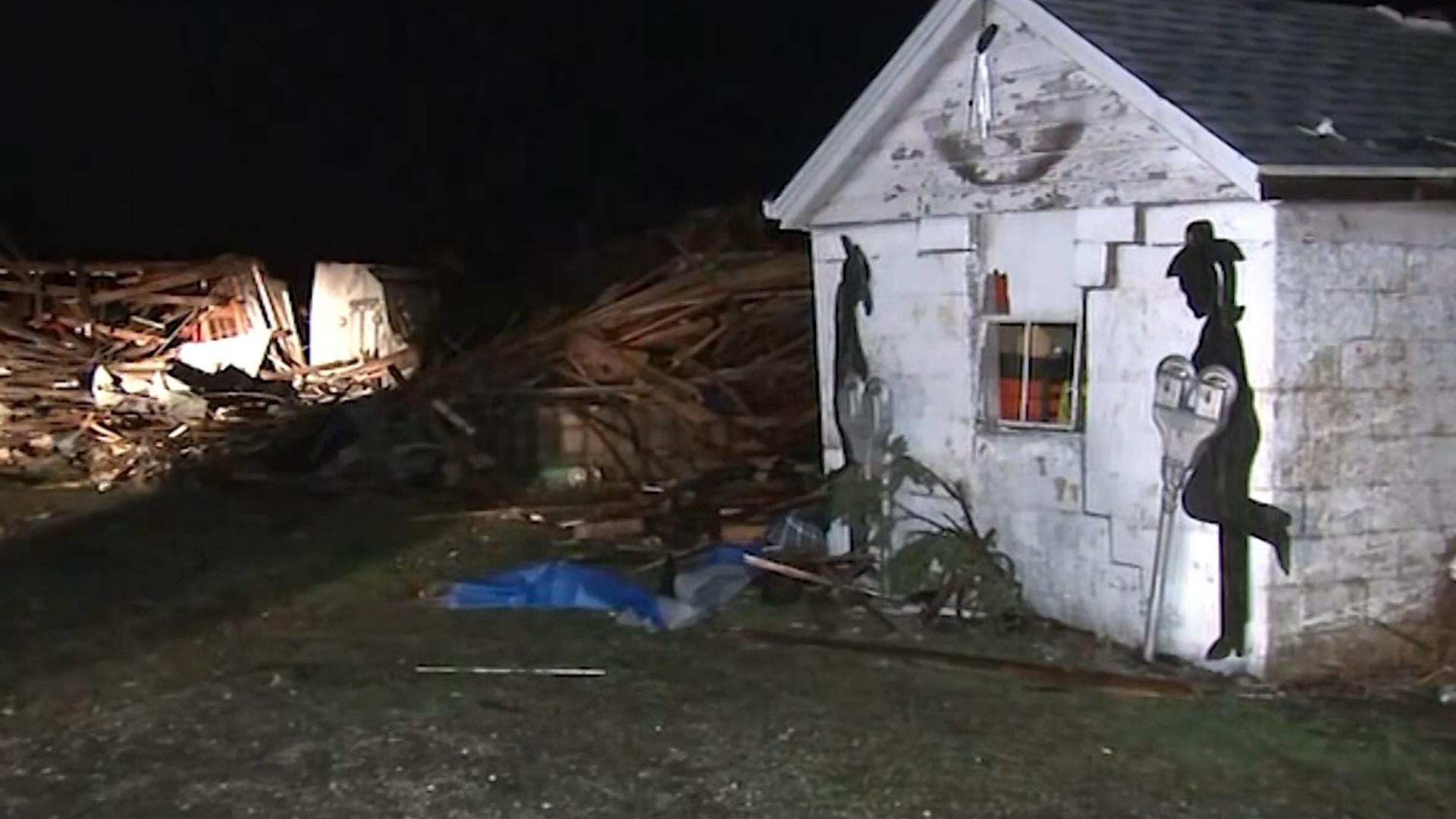 Tornadoes kill 2 in northwestern Indiana and raze buildings in Illinois ...