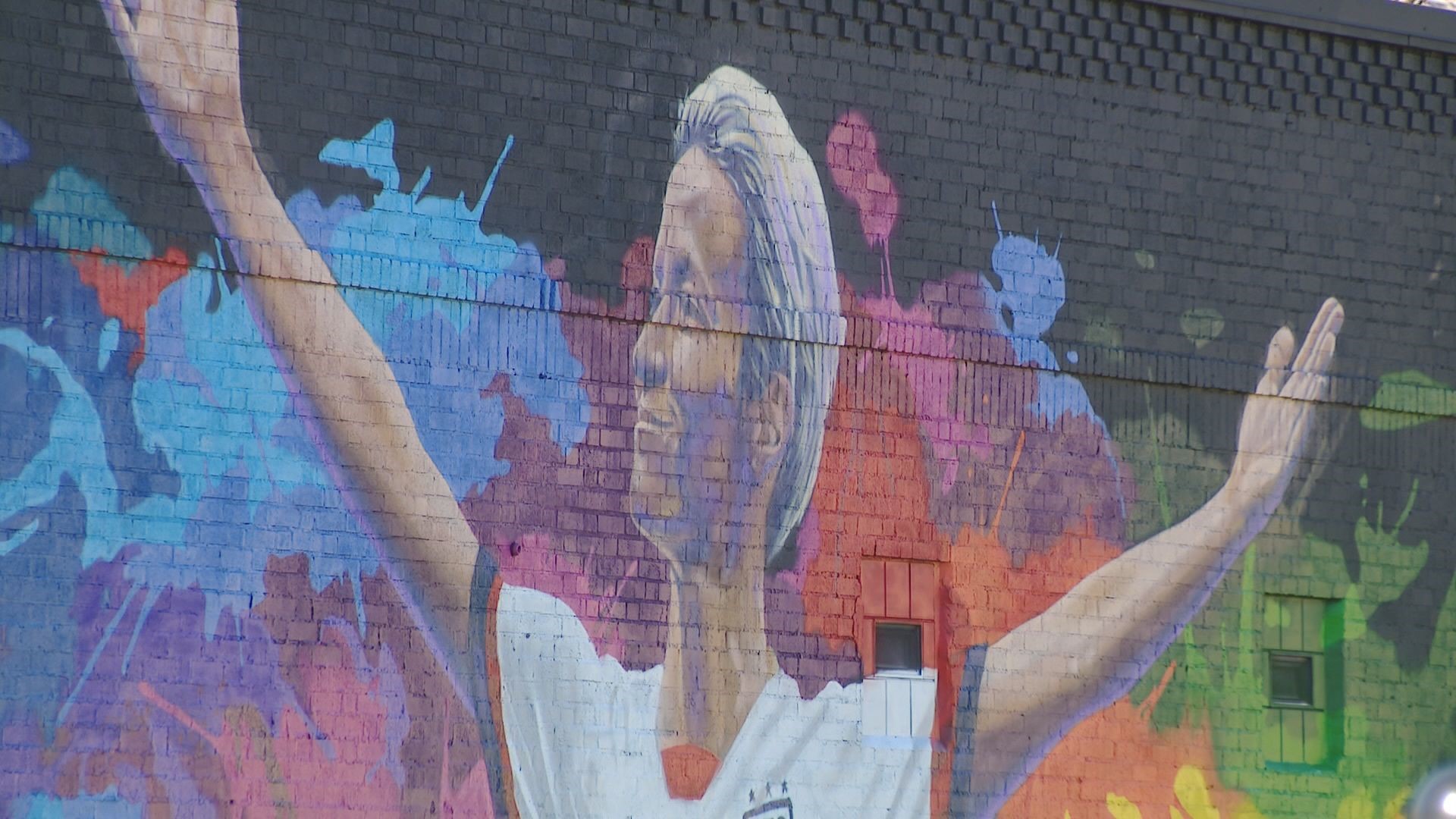 A mural of Megan Rapinoe has been a trendy spot for fans to visit since it went up a few months ago. Now, it’s trending thanks to a visit from the star herself.