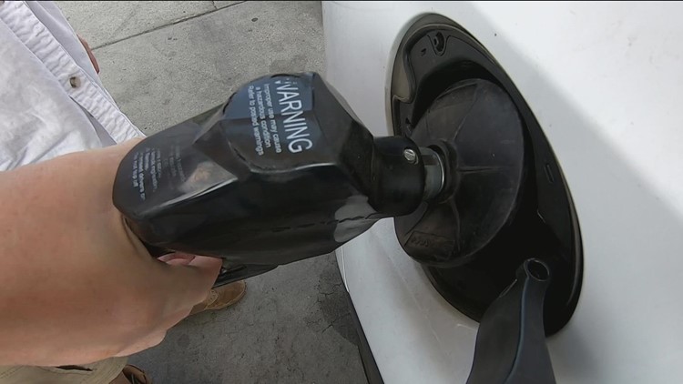 Gas prices in Toledo down 10.6 cents a gallon for second straight week