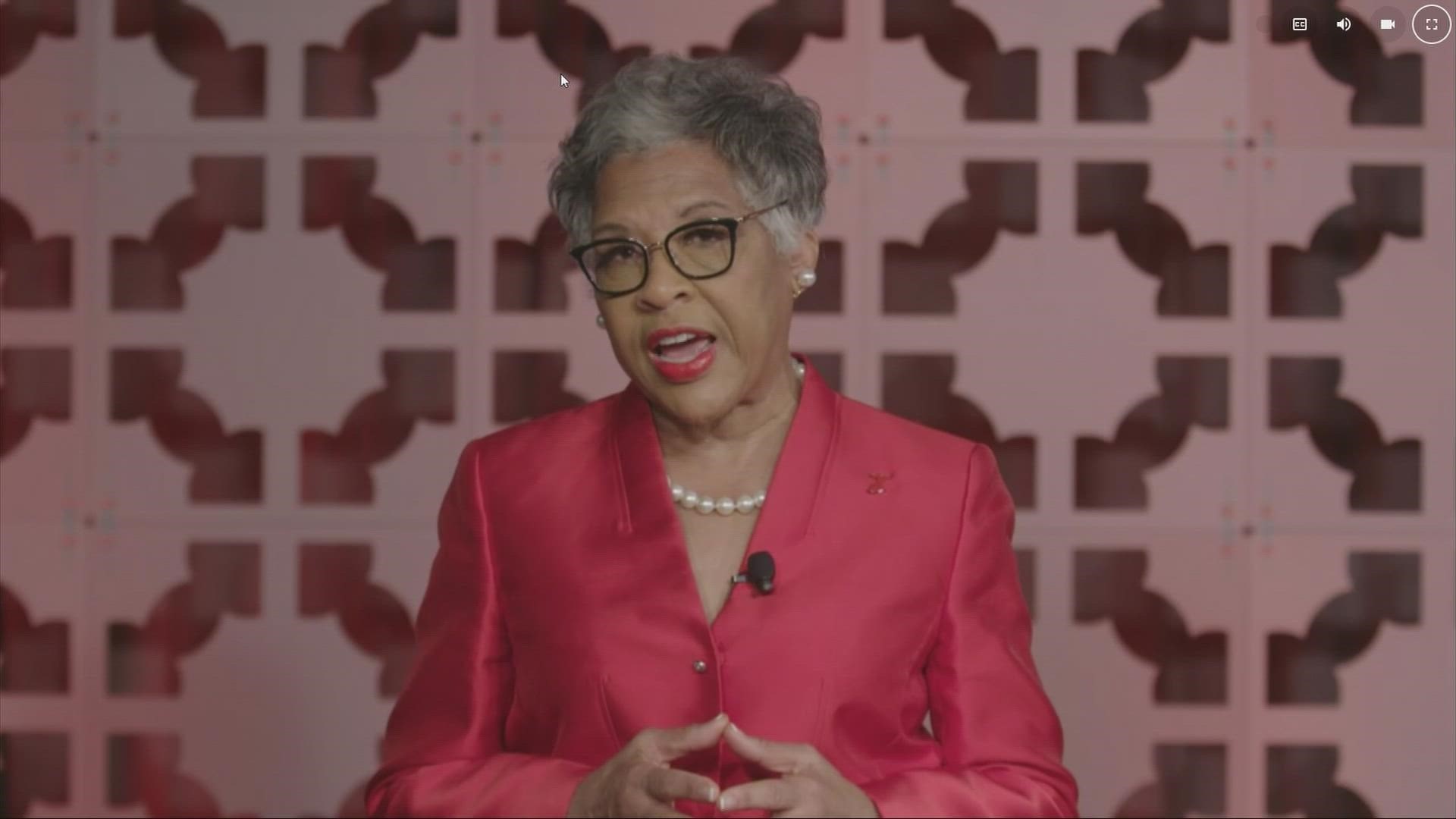 Congresswoman Joyce Beatty and other women advocated for heart health during the campaign Thursday.