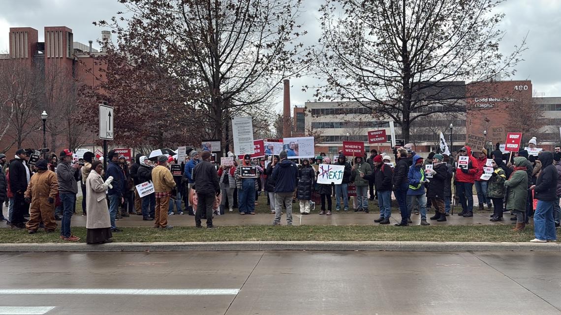 Nurses union holds rally amid calls for removal of Wexner's name from Ohio State campus, medical buildings