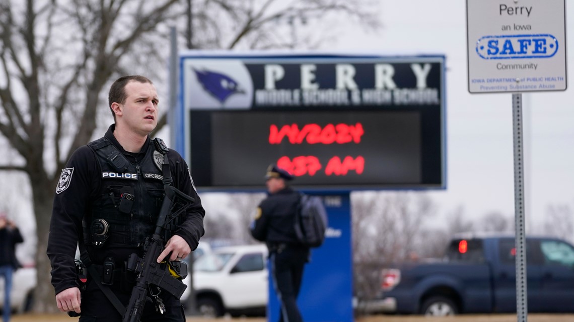 Iowa school shooting updates: Suspect identified, 1 dead Iowa school shooting updates: Suspect identified, 1 dead