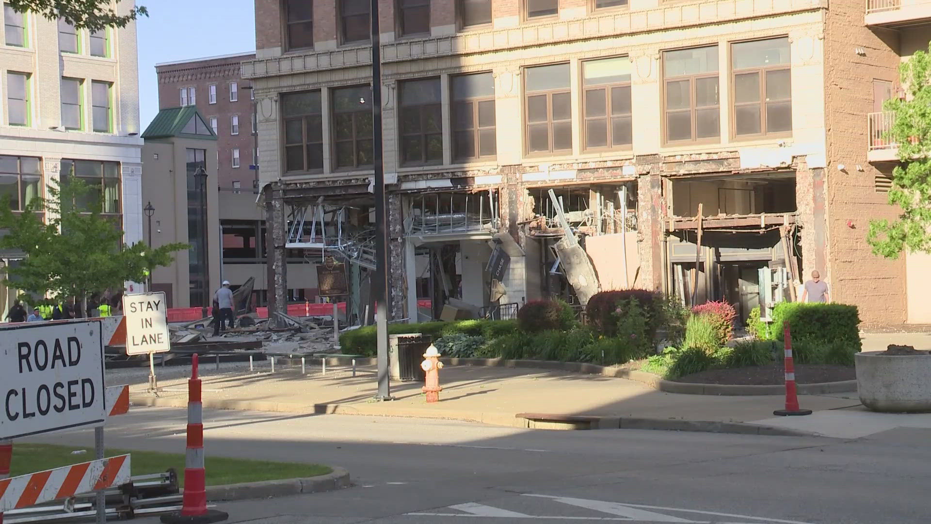 One person was killed and seven others were injured as a result of the explosion at the Chase Bank building in downtown Youngstown.