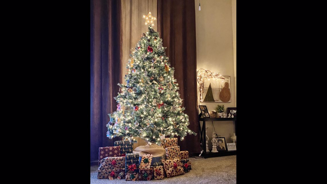 Christmas displays in Northeast Ohio: Show off your decorations | wtol.com