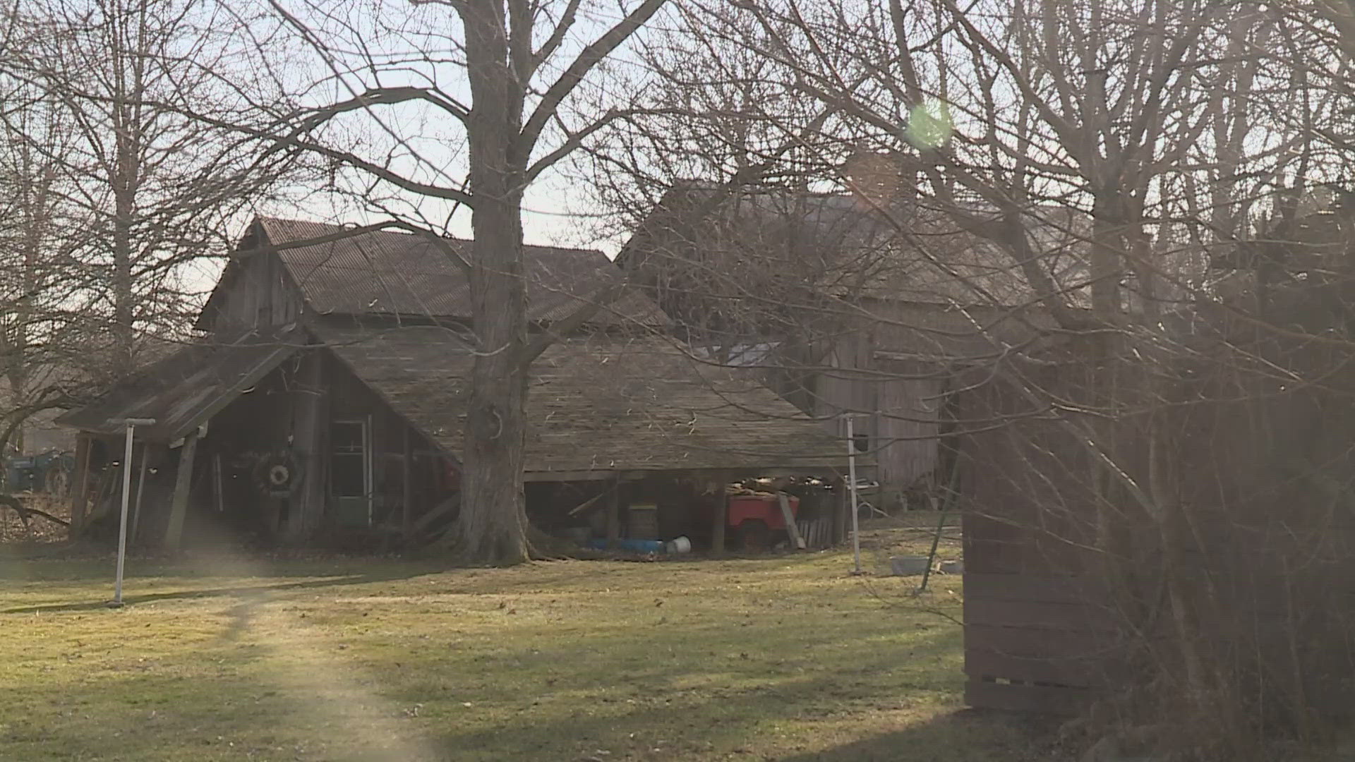 Bomb squad neutralizes decades-old dynamite found in Lorain barn | wtol.com