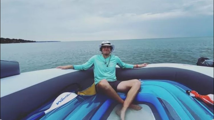Cleveland social media influencer spends 24 hours on raft in Lake Erie to raise funds for beach cleanup efforts