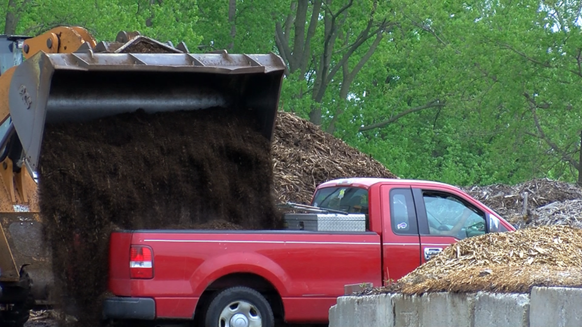 City of Toledo offers deal on mulch