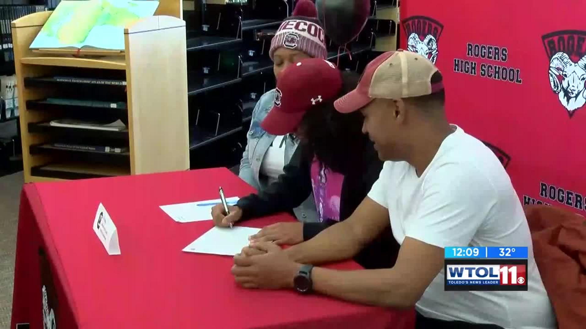 Rogers basketball player signs letter of intent with South Carolina