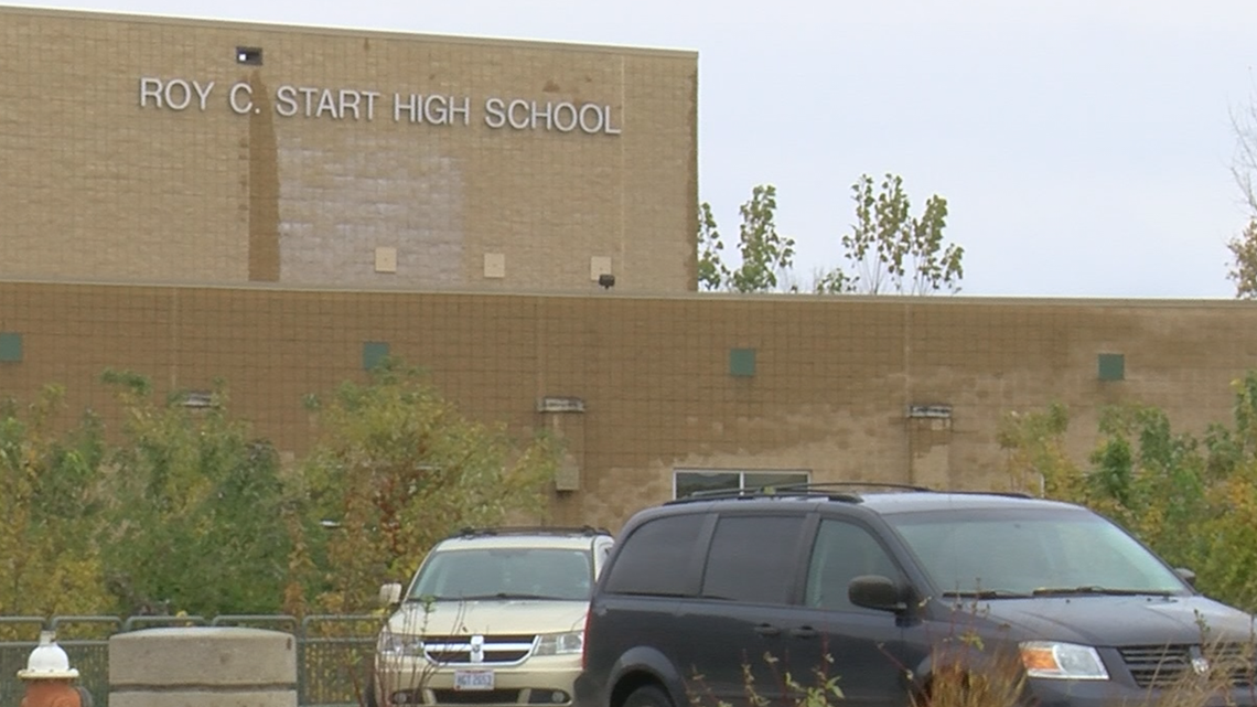 Start High School student stabbed in hand during class - Vimarsana News