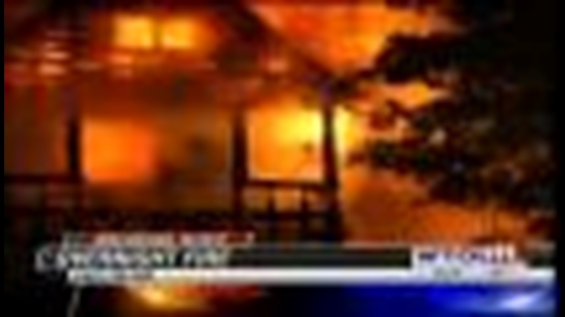 Massive east Toledo duplex fire also destroys neighboring home