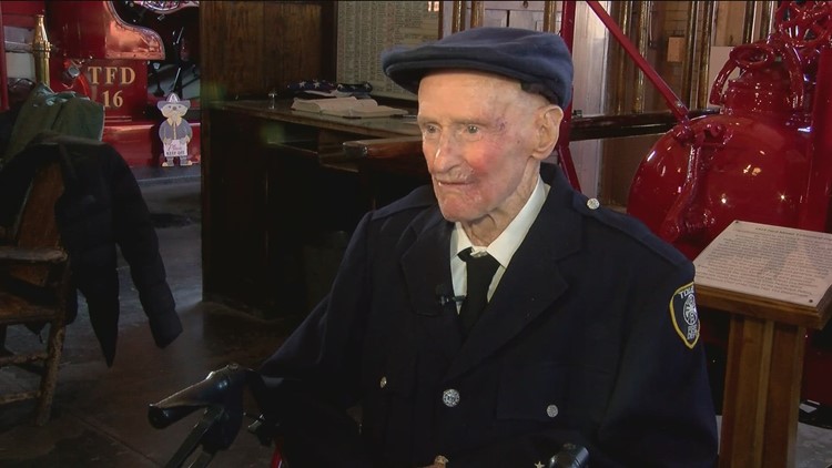 'Never thought I would experience anything like this': Community celebrates retired Toledo firefighter's 100th birthday