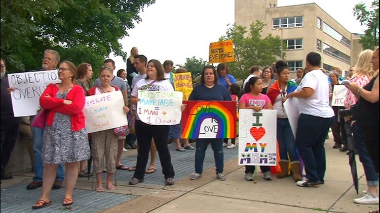 Toledo Municipal Court presiding judge temporarily orders all marriages