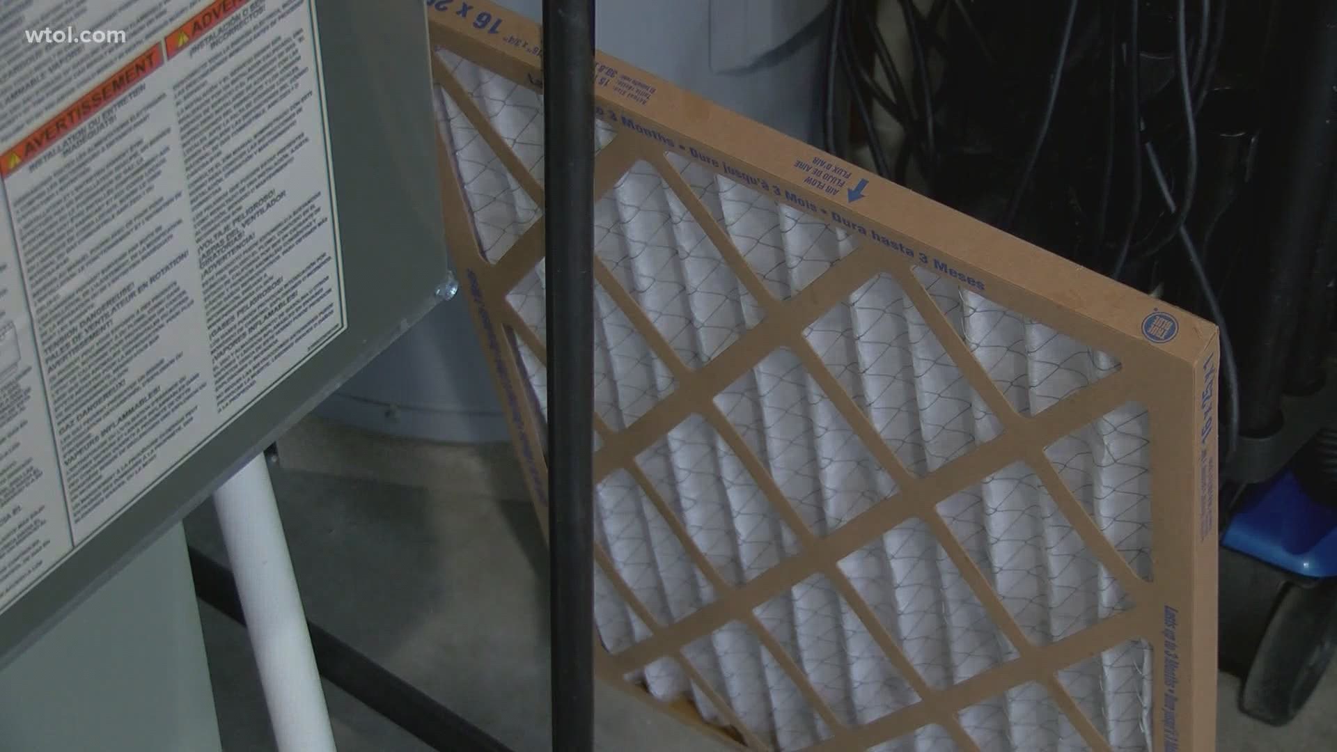 A local heating and air conditioning expert gives us the best tips to stay warm and safe.