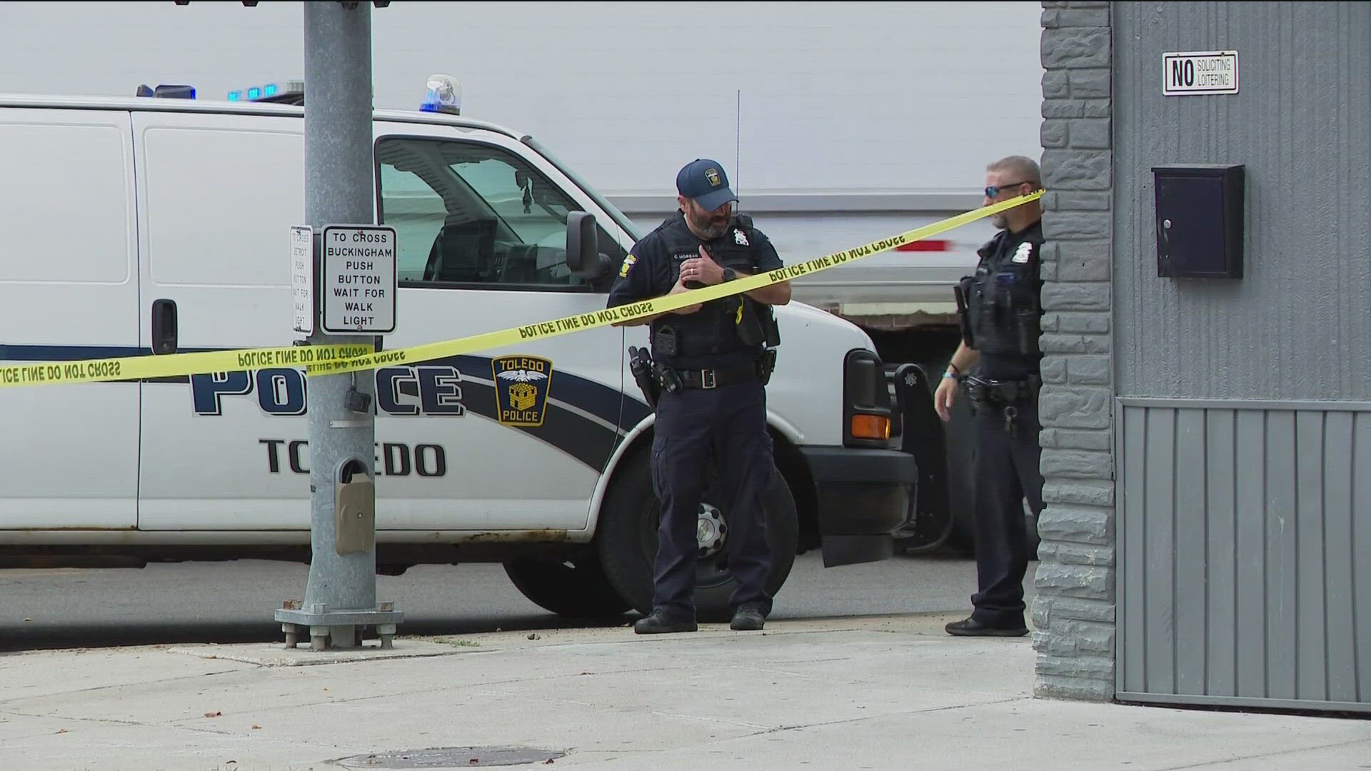 Female hospitalized after being shot in central Toledo; suspect in ...