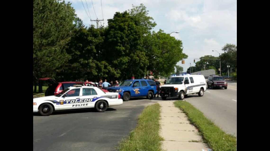 Michigan police chase ends in west Toledo, suspect taken to hospital