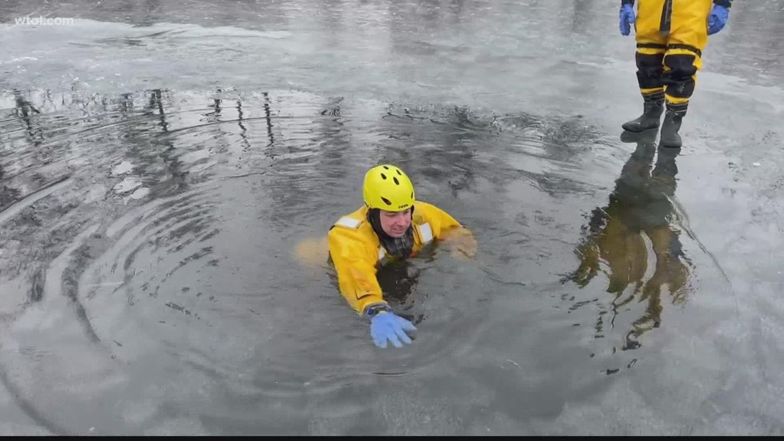 Bowling Green Fire Division demonstrates ice rescue procedures