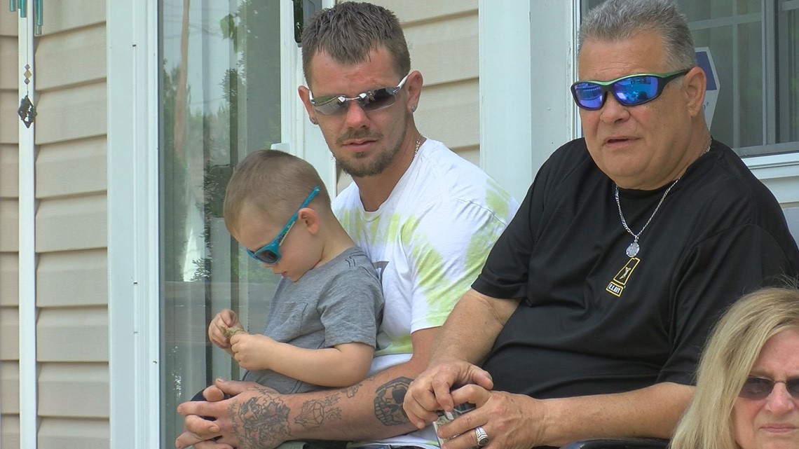 Northwest Ohio dad climbs back into burning house to save son | wtol.com