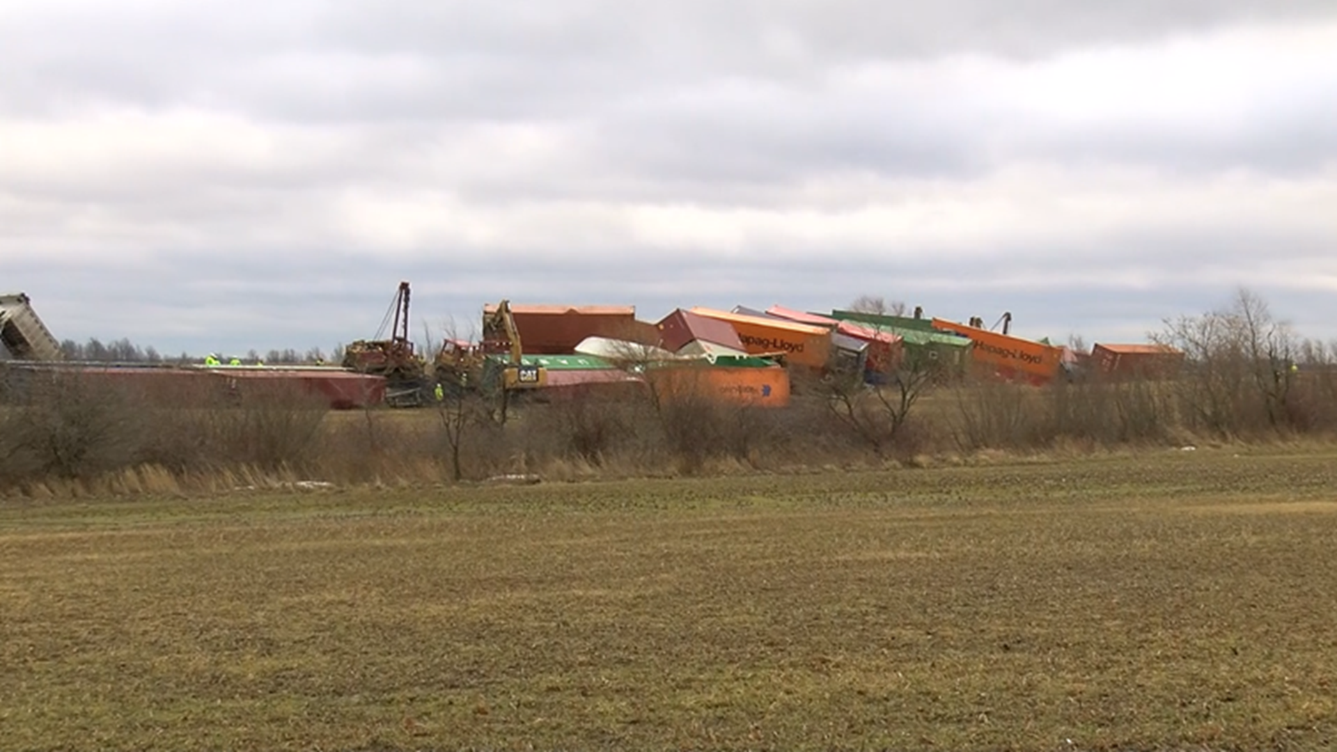Crews clean mess from train derailment in Seneca County | wtol.com