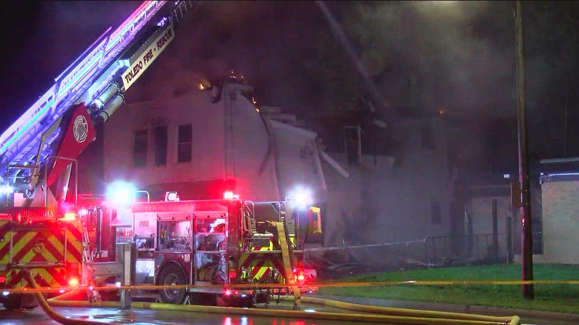 Building partially collapses in east Toledo fire Friday night