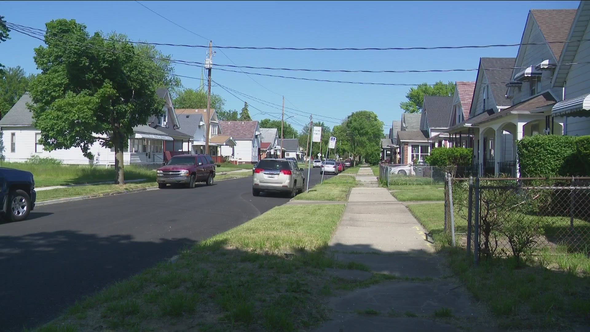 Handfuls of people who live near Collingwood Green say their neighborhood is in desperate need of a grocery store.