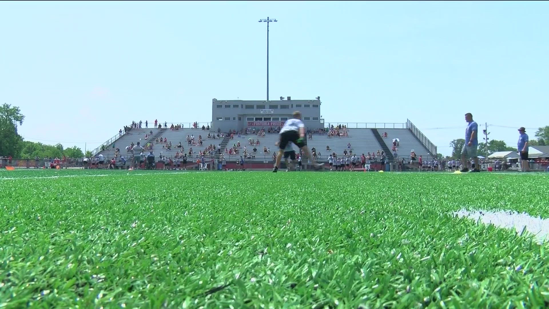 Buffalo Kids Play 60 With Bills