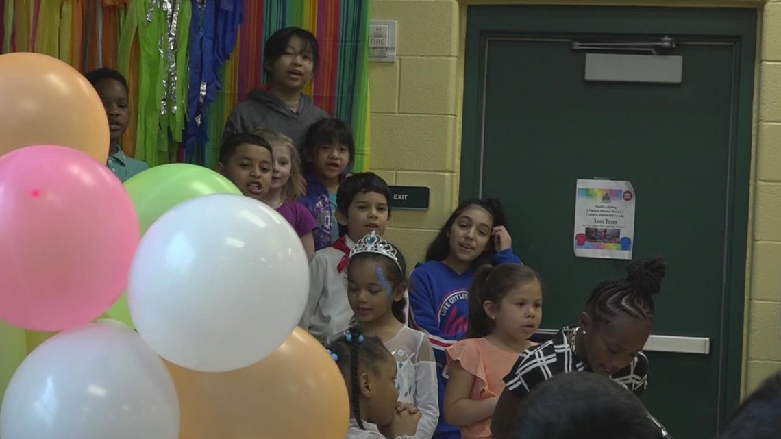 'Somos familia': Dia del Nino a celebration of children, opportunity to share Latino culture at Escuela SMART - Vimarsana News