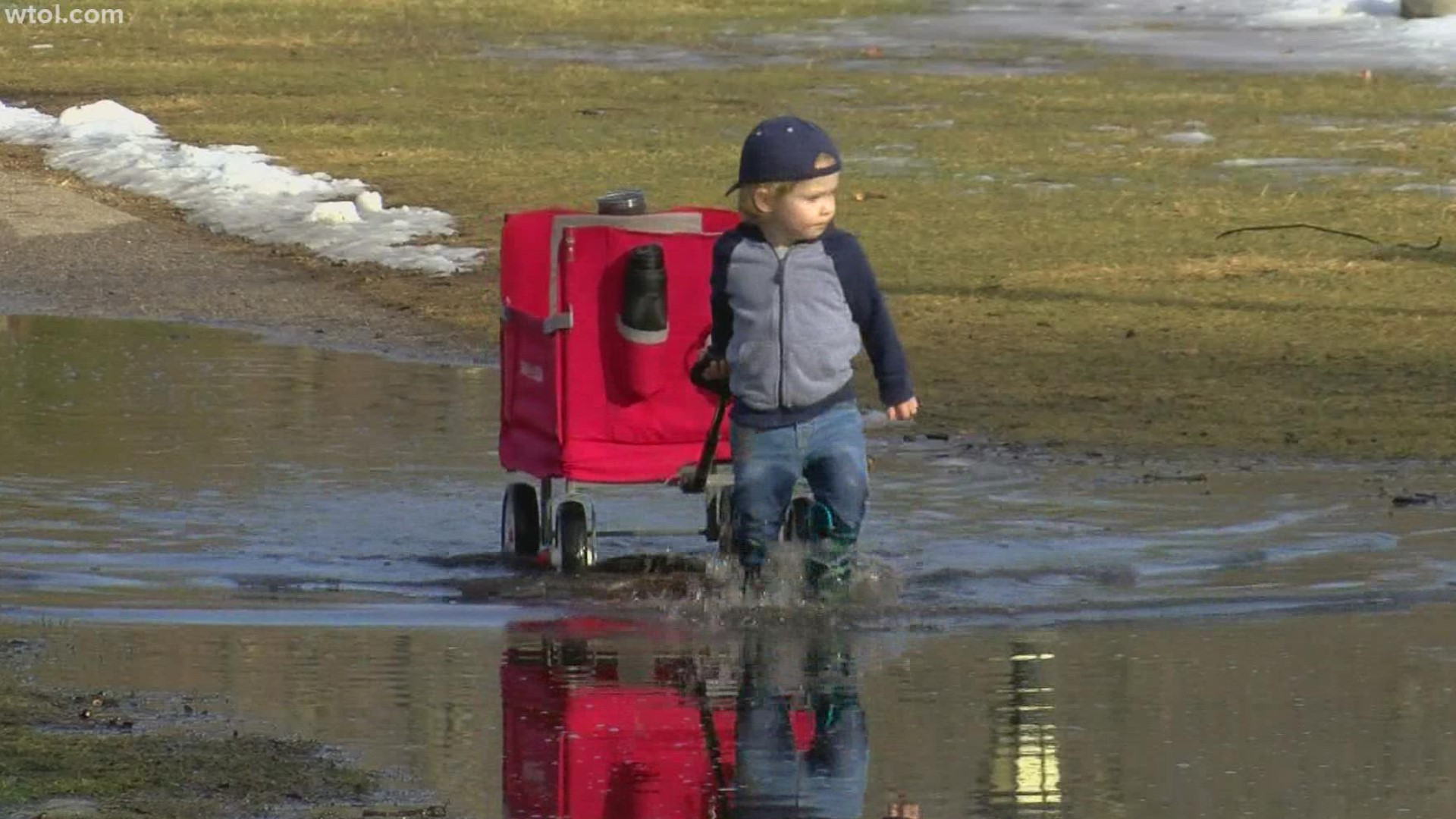 Typical Februarys in Toledo have snow on the ground and near-empty Metroparks. But this year's spring-like temperatures have everyone making the most of the warmth.