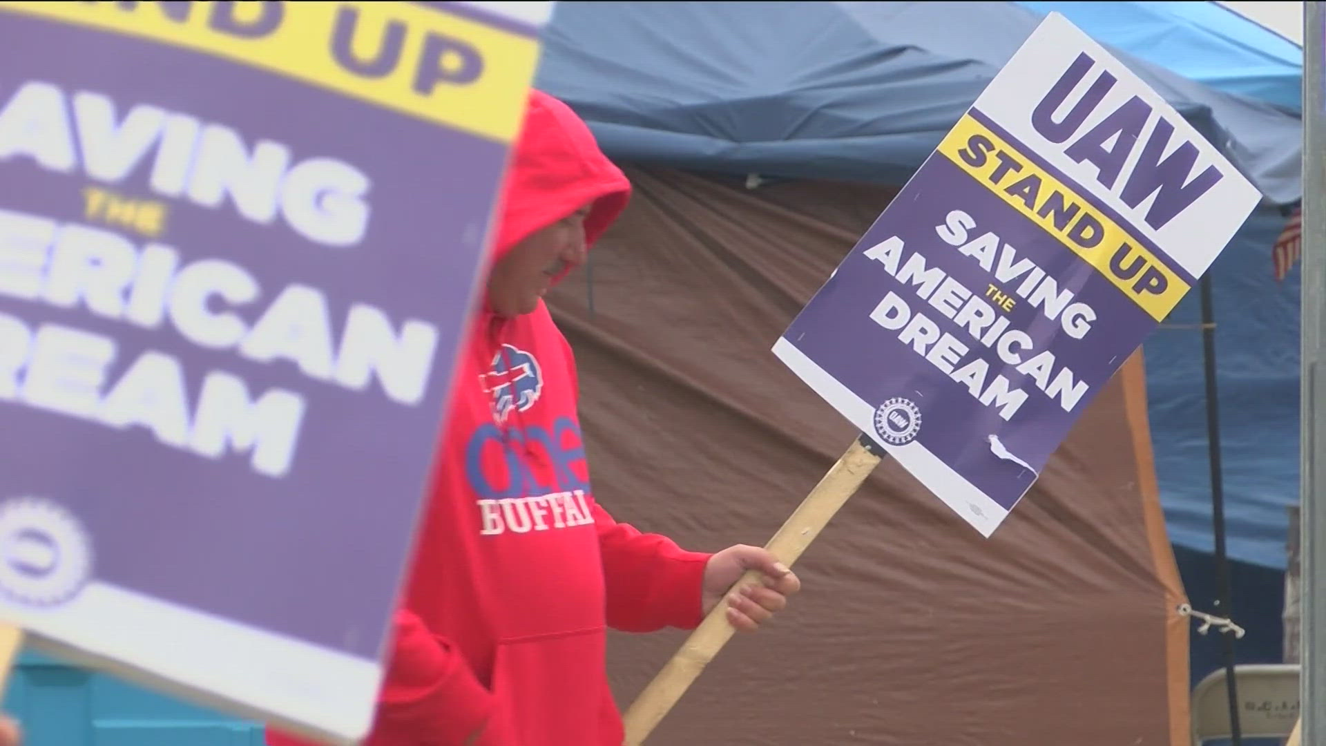 Toledo Firefighters Local 92 is one of several unions that have stepped up to lend a hand to striking UAW workers at Toledo Jeep.