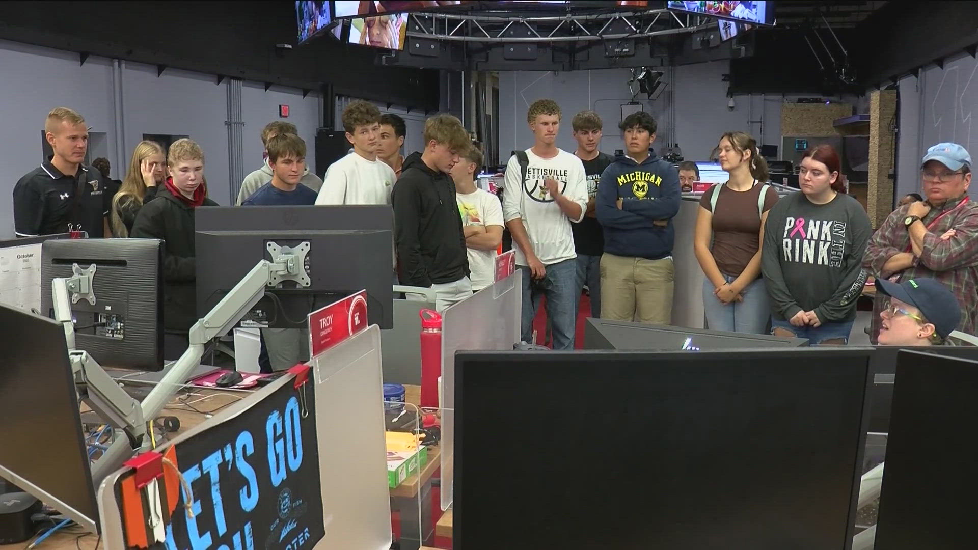 Students from Pettisville High School stopped by the WTOL 11 studios to check out our noon newscast and learn about the work on air and behind the scenes.