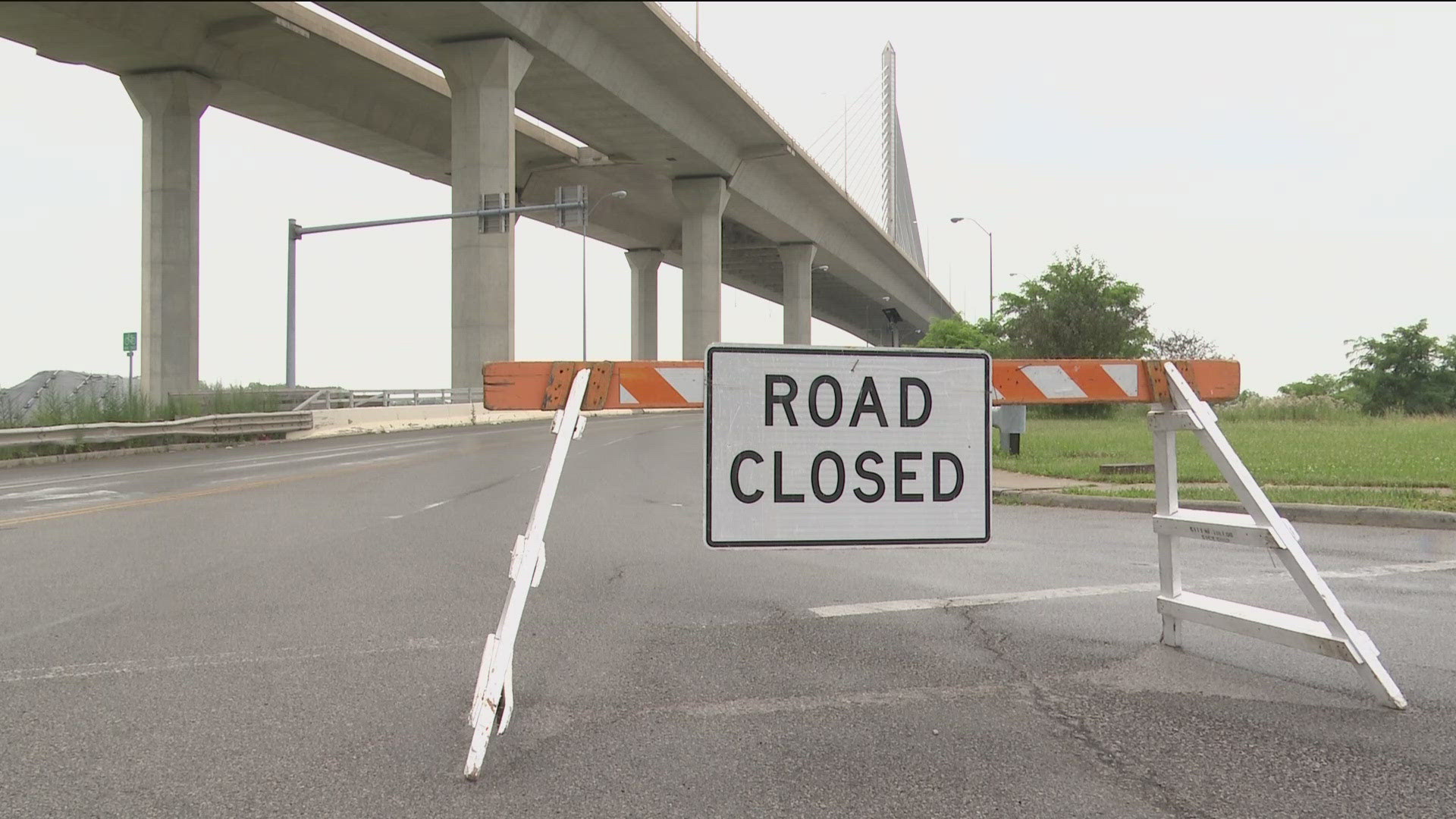 Morning commuters traveling across the bridge were in for a rude awakening after an electrical signal closed the bridge to through traffic for several hours.