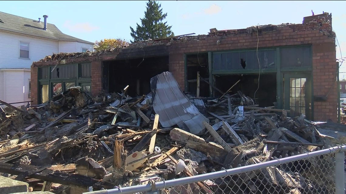 Fire damages Tiffin Service Cab Tuesday