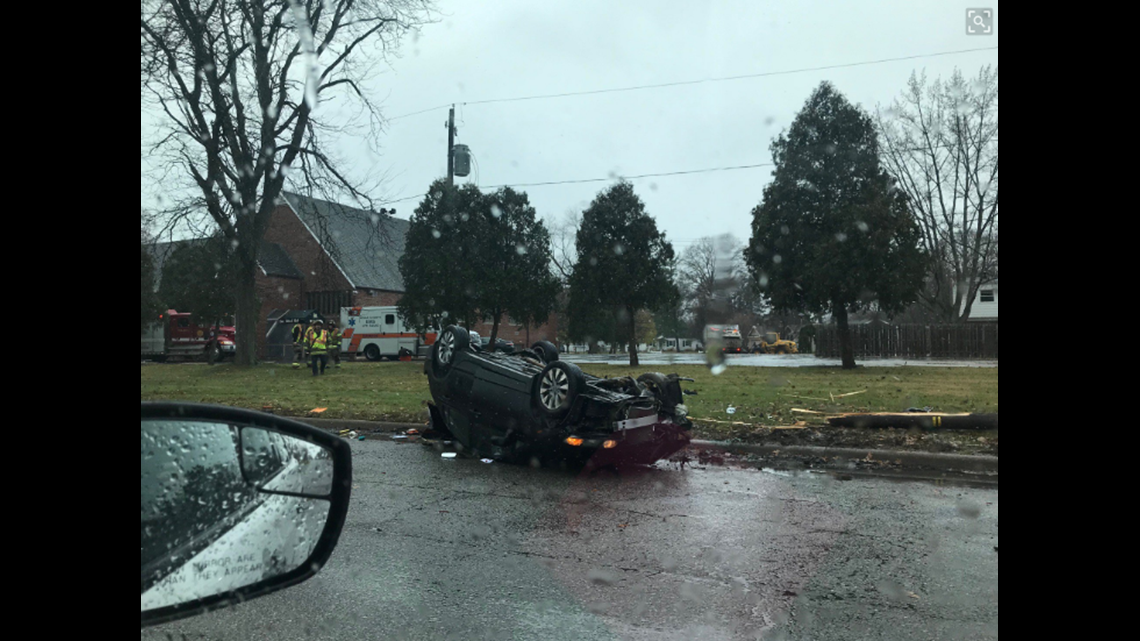 Rollover crash on AW Trail knocks down power lines | wtol.com