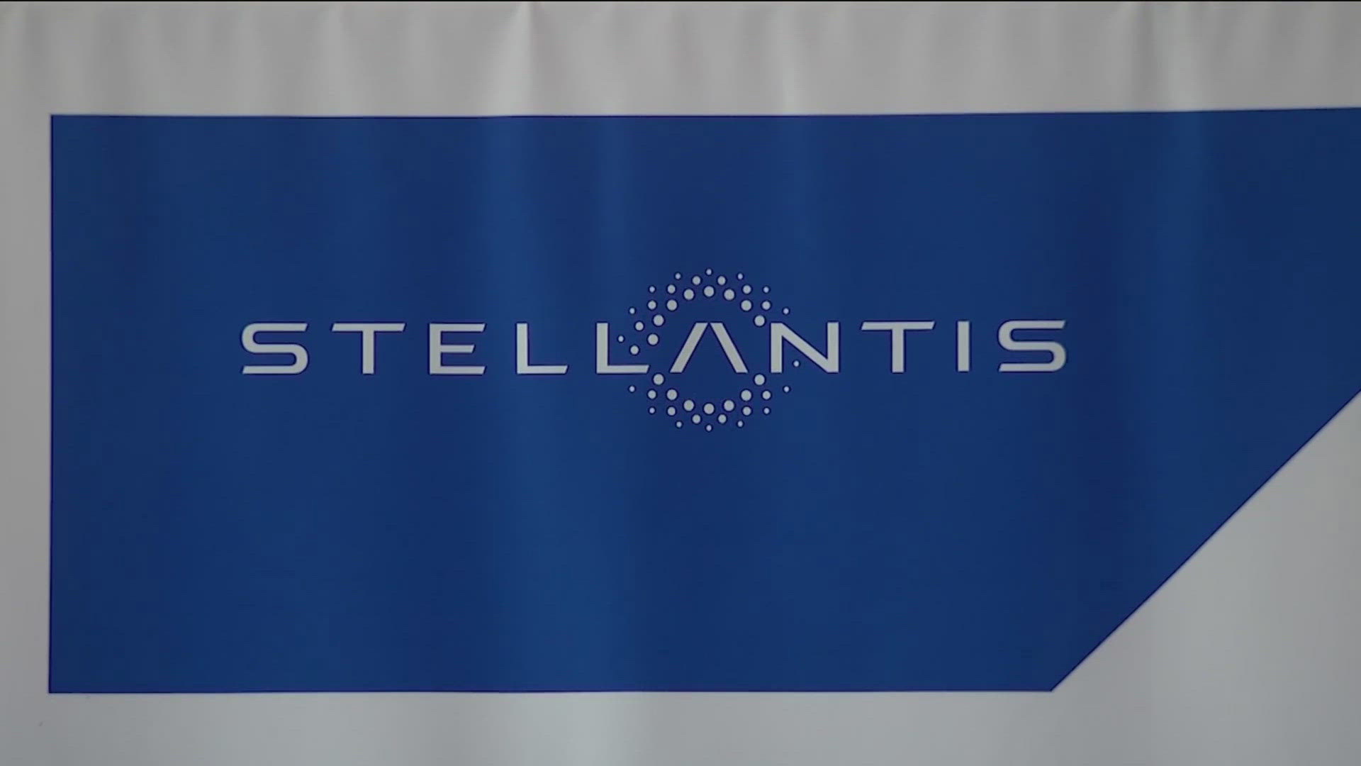 The two plants will be built in Kokomo, Indiana, and are expected to create at least 2,800 jobs and hundreds more at parts suppliers.