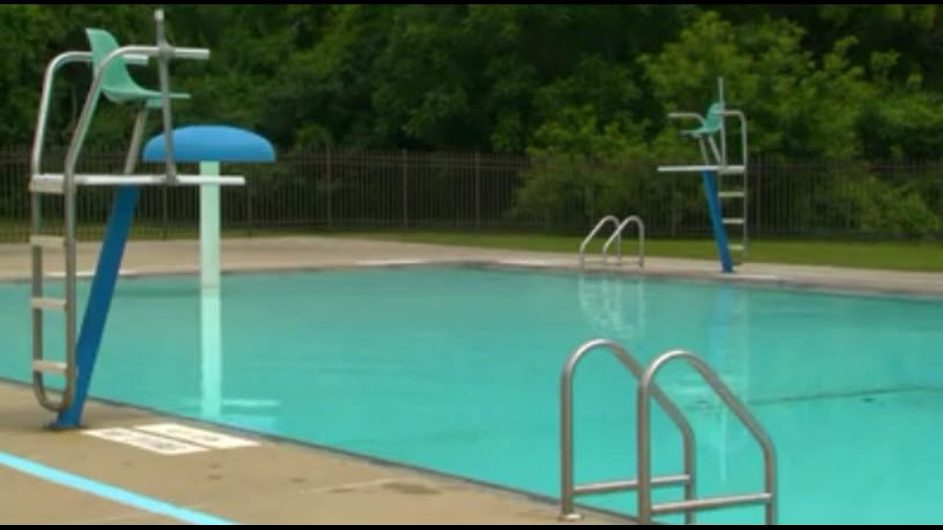 City of Toledo opens pools, extends hours due to extreme heat