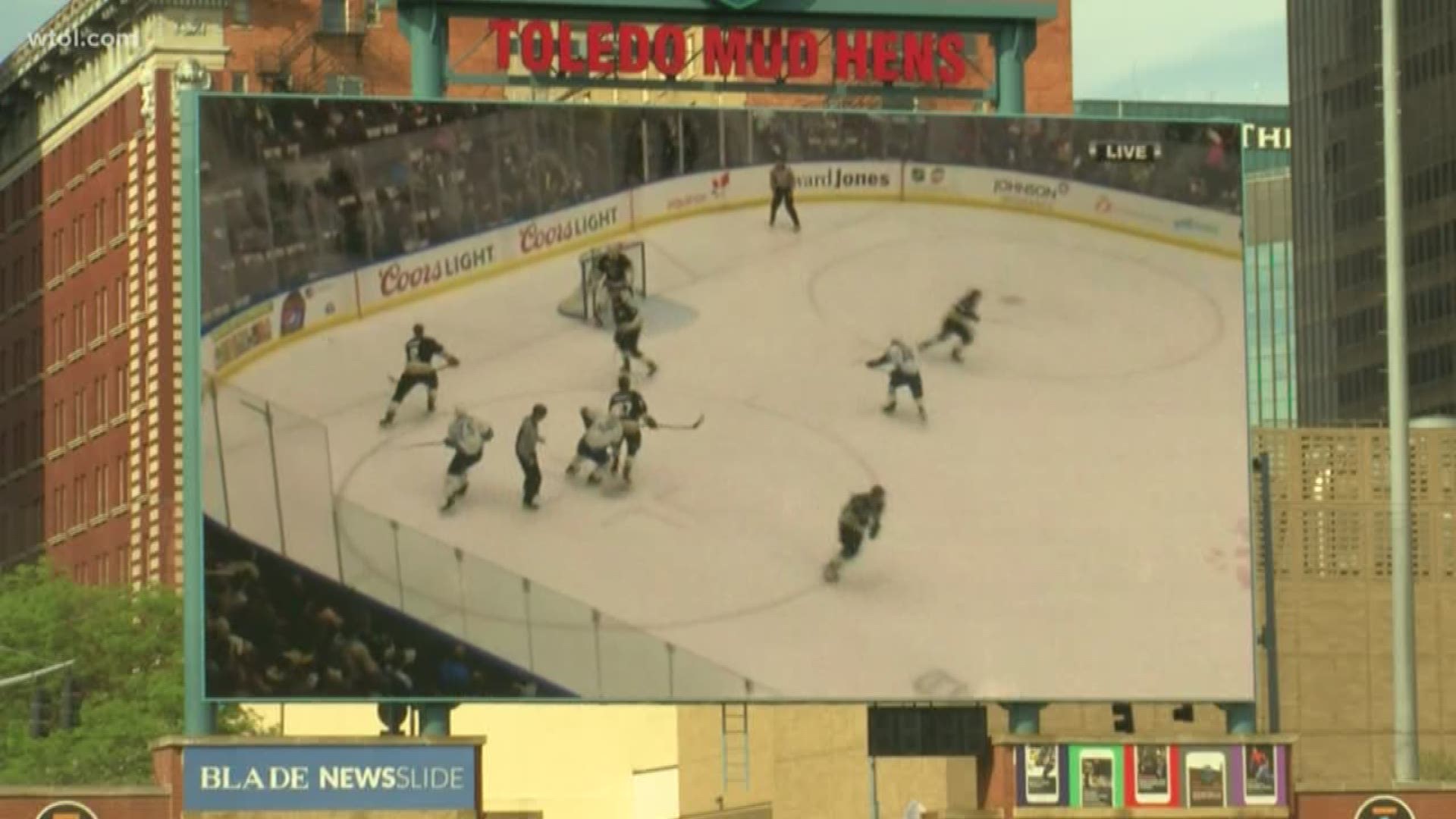 Despite fan support, the Walleye lost 4-3 in game one against Newfoundland Growlers.