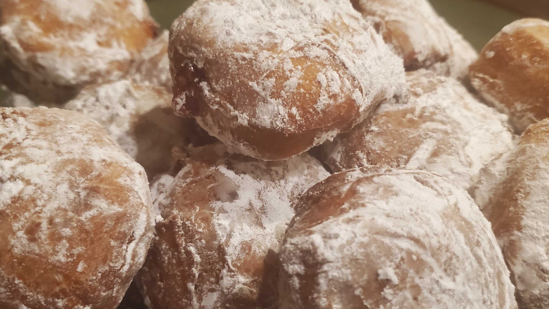 If you've ever wanted to take on the challenge of making homemade paczki - and you have a whole day to do it - here's what you need to get started.