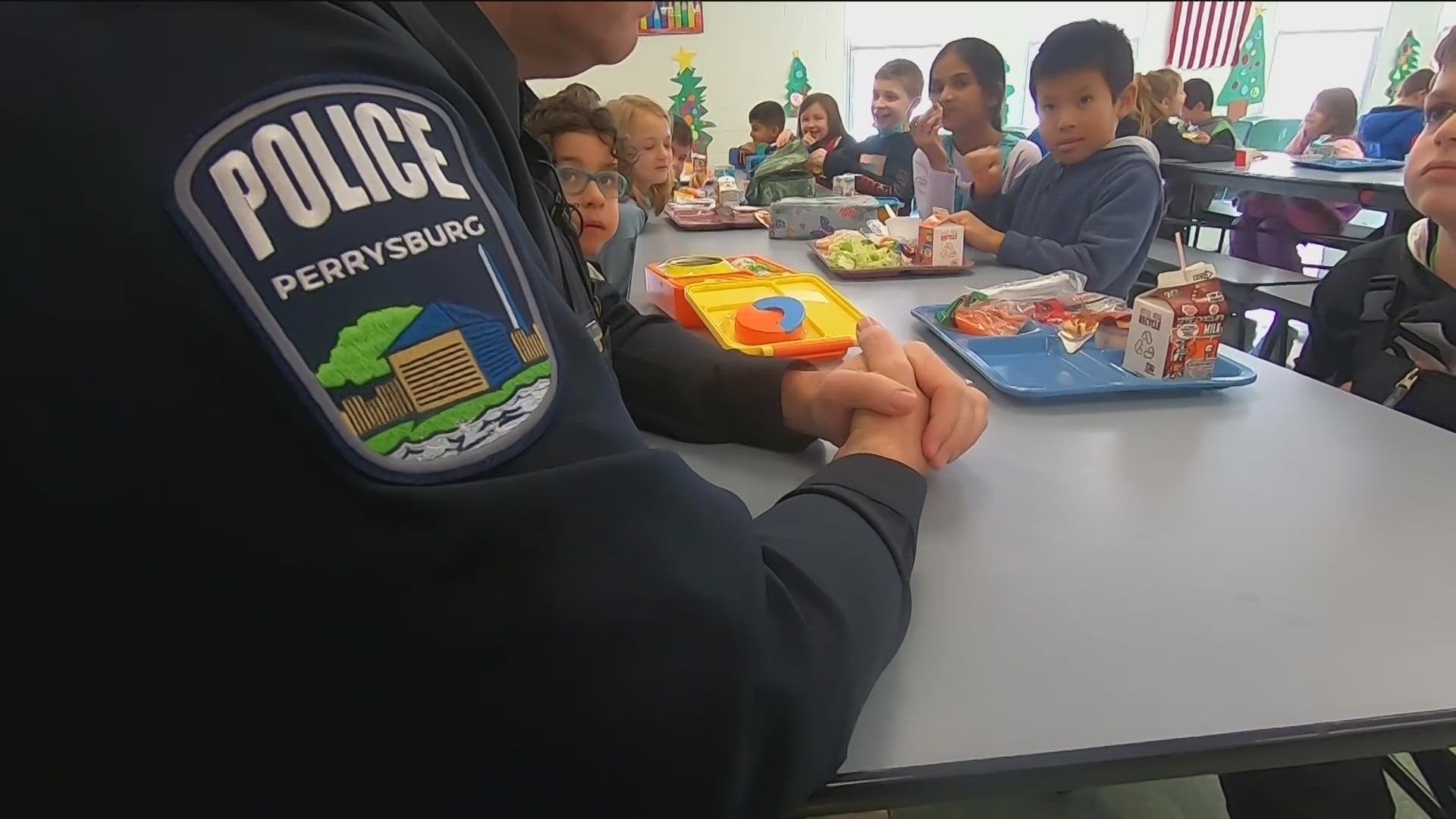 Perrysburg police are visiting elementary school students so kids can get to know them and feel more comfortable around officers.