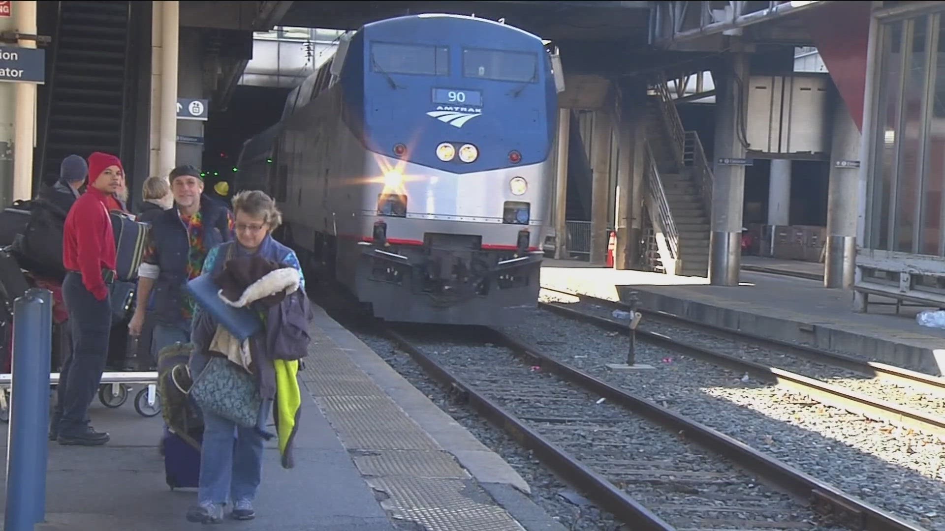 U.S. Senator Sherrod Brown announced the state, Amtrak, and metropolitan planning organizations will begin developing corridors between the Ohio's largest cities.