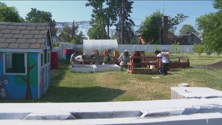 Local Habitat for Humanity volunteers inspire others with beautification efforts