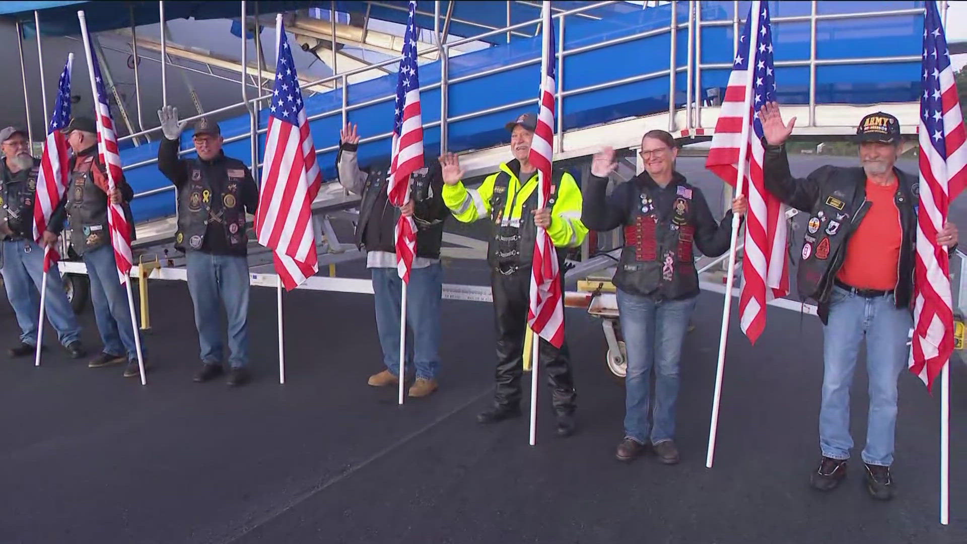 Veterans Board Plane To Nation's Capital | Flag City Honor Flight ...