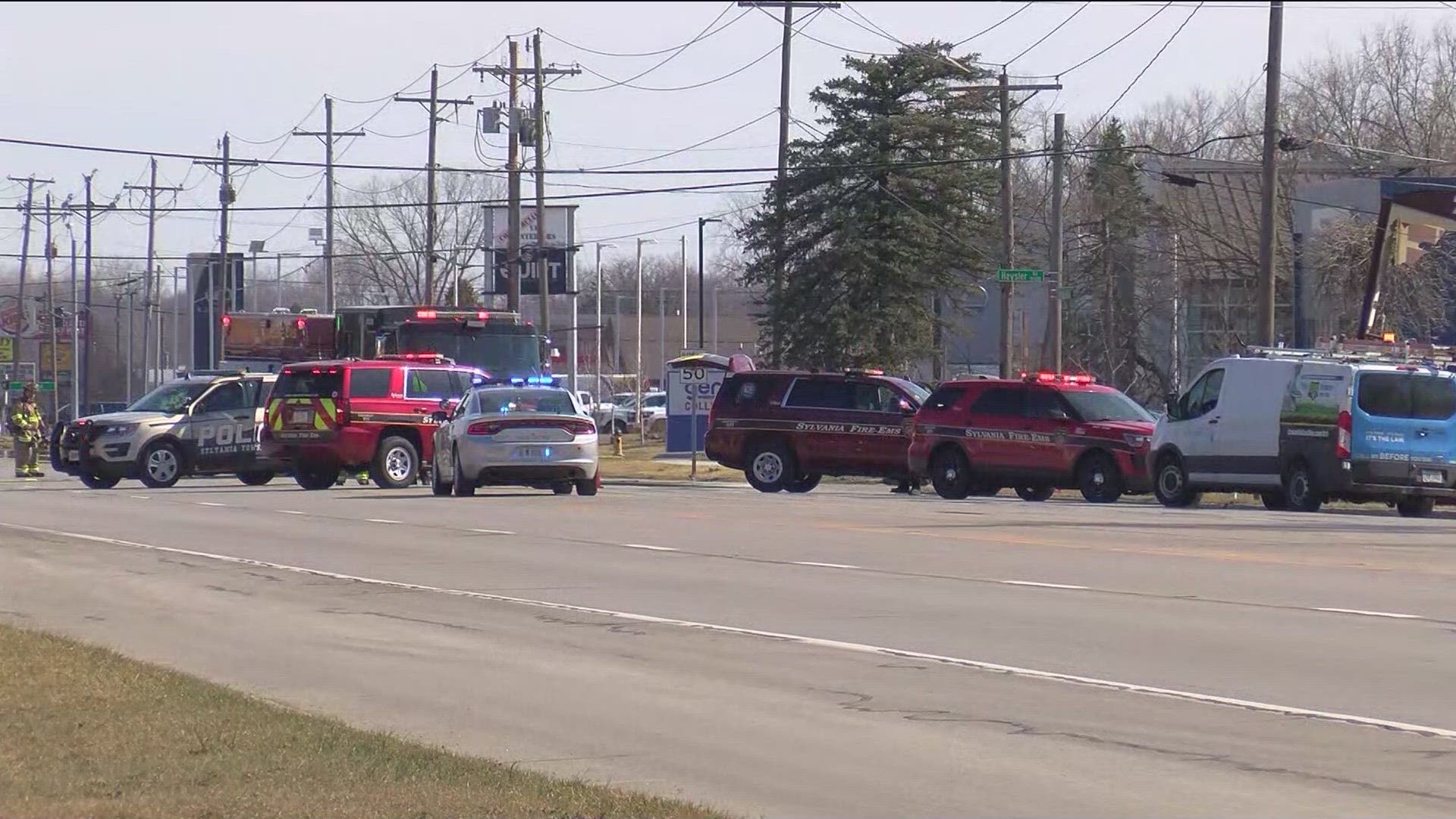 Crash Shuts Down Central Avenue In Sylvania Township | Wtol.com