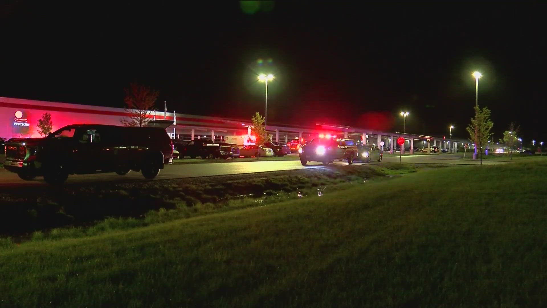 Lightning strike causes fire on roof of First Solar building | wtol.com