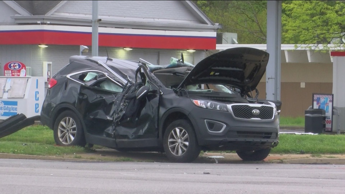 UPDATE: Woman dies after crash in south Toledo Saturday | wtol.com