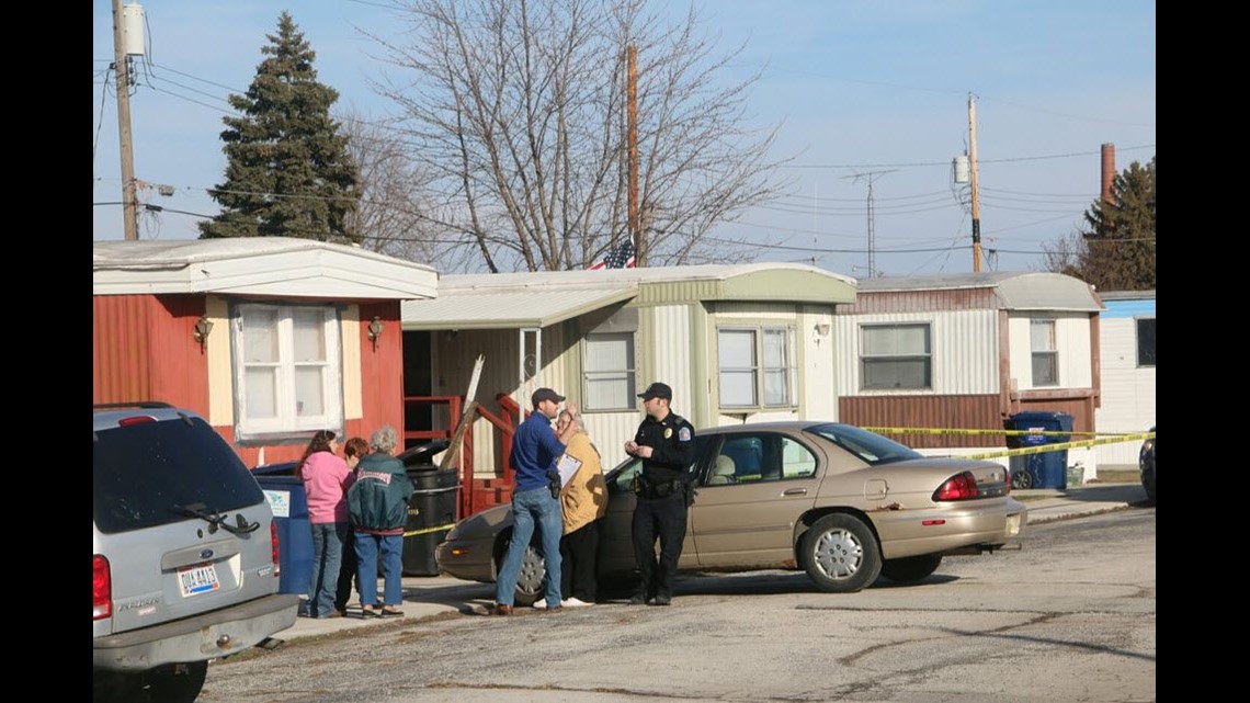 Woman and daughter shot in Fostoria, suspect in custody